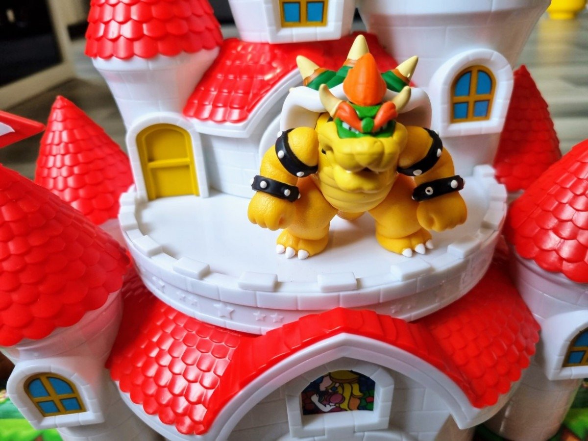 Super Mario Mushroom Kingdom Castle